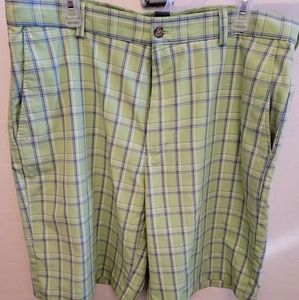 IZOD Men's Golf Shorts size 36